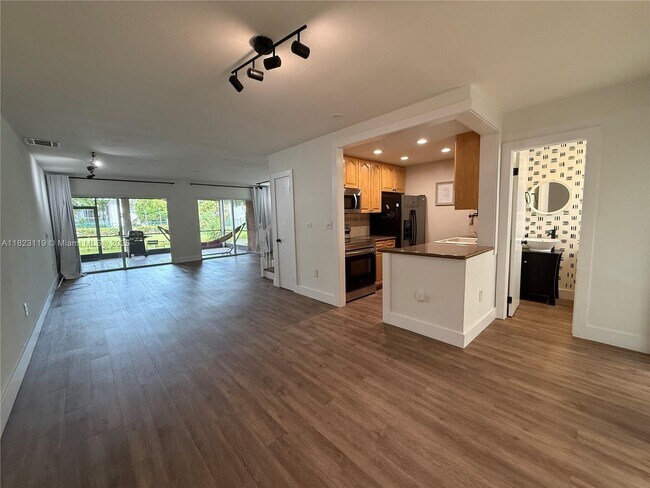 Building Photo - 8522 SW 103rd Ave
