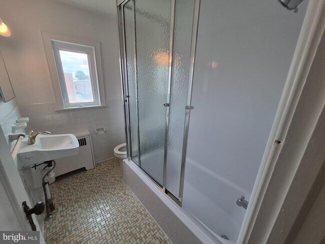 Building Photo - 3423 Verner St
