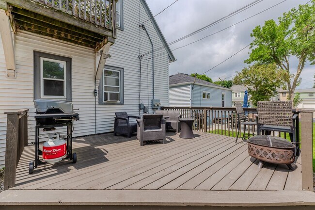 Building Photo - 2572 N 66th St