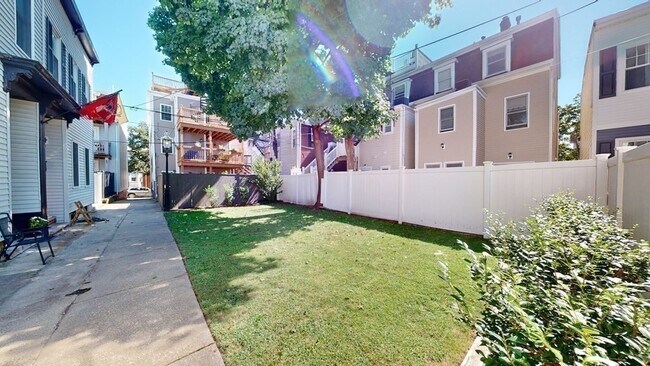 Primary Photo - 4 M Street Pl