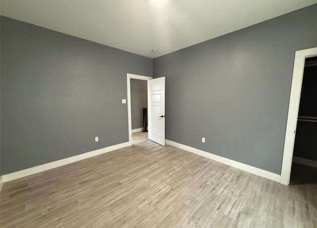 Building Photo - 9815 Garcroft St