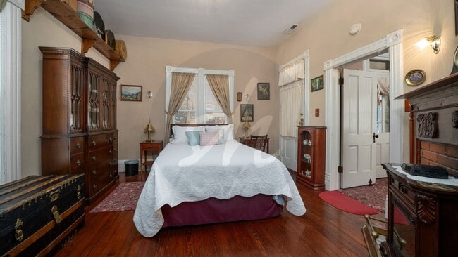 Building Photo - 1111 W Pikes Peak Ave