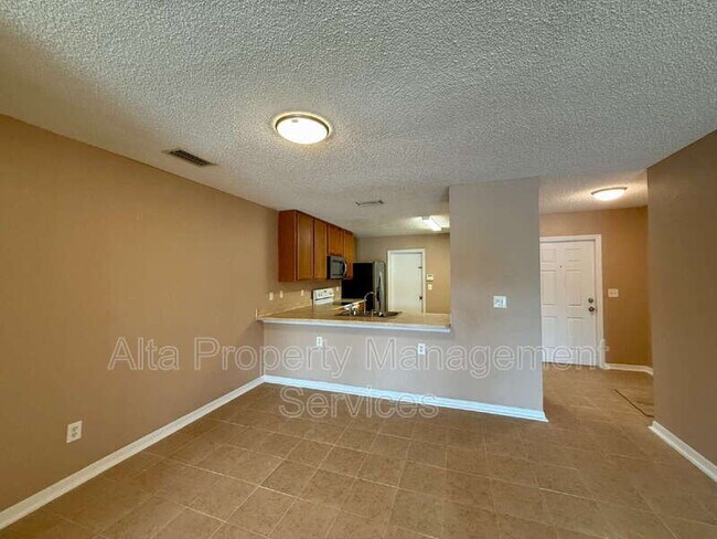 Building Photo - 4680 Playschool Dr