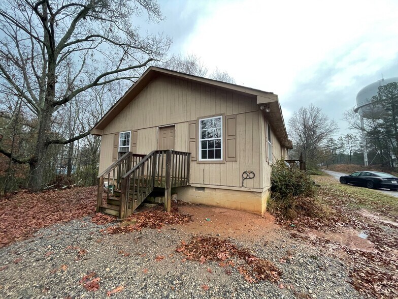 Primary Photo - 2525 State Barn Rd