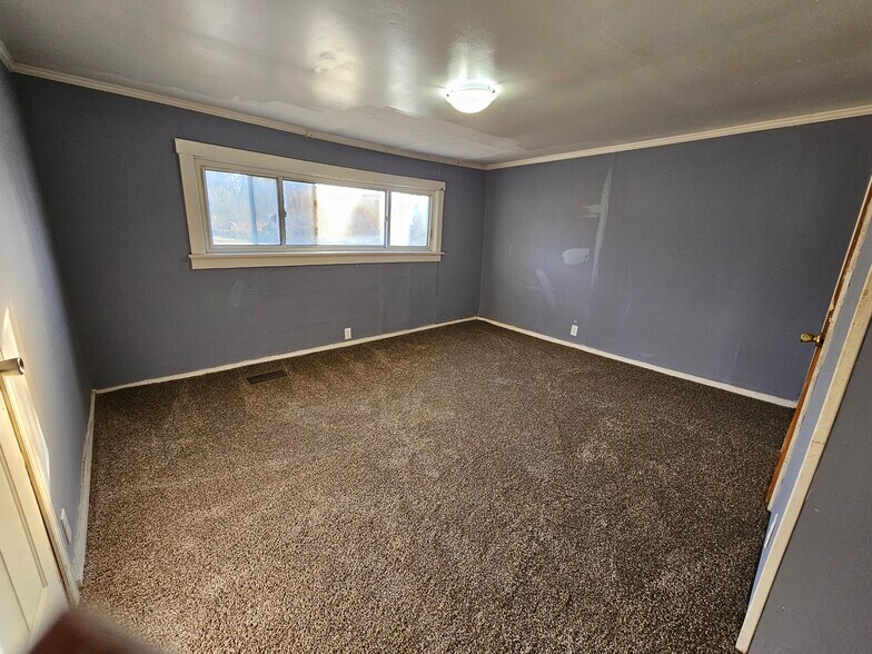 Building Photo - 122 Locke Ln