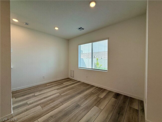 Building Photo - 4414 Peressini St