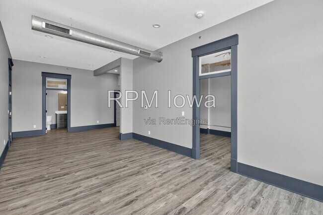 Building Photo - 1214 2nd St