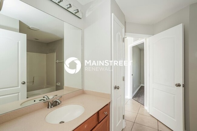 Building Photo - 3 Bedroom Pet-Friendly Home in LEHIGH ACRE...