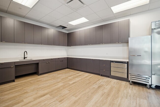 Building Photo - 1711 Allen Pkwy