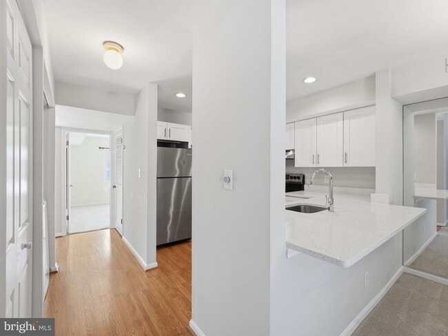 Building Photo - 5854 Orchard Hill Ct