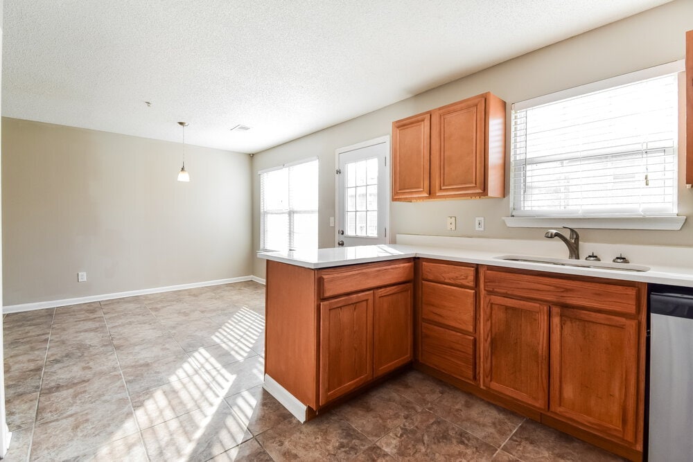 Building Photo - 111 Watercress Ct