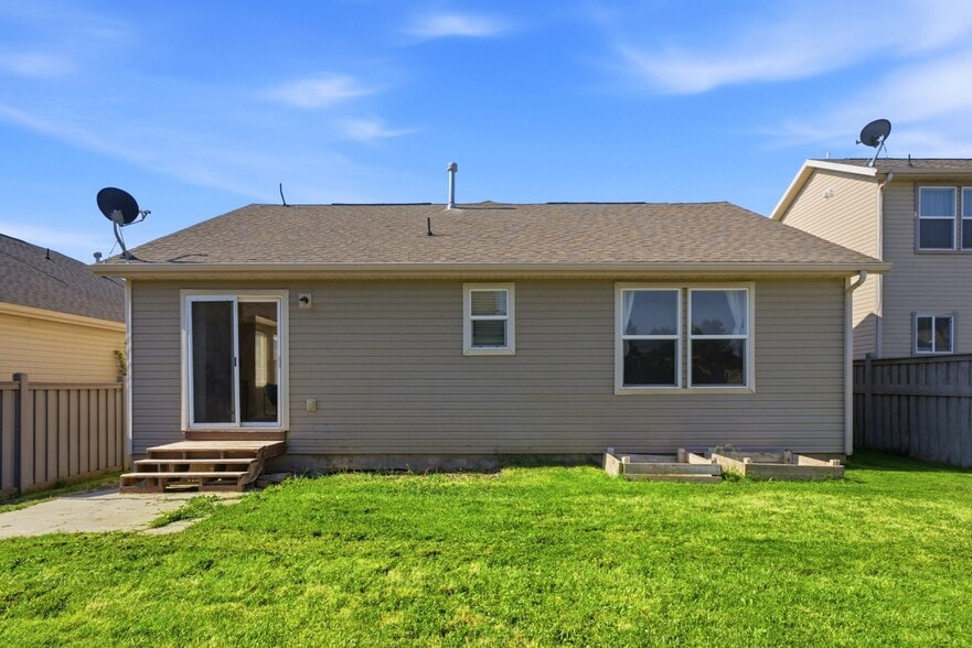 Building Photo - 3687 E Royal Troon Dr