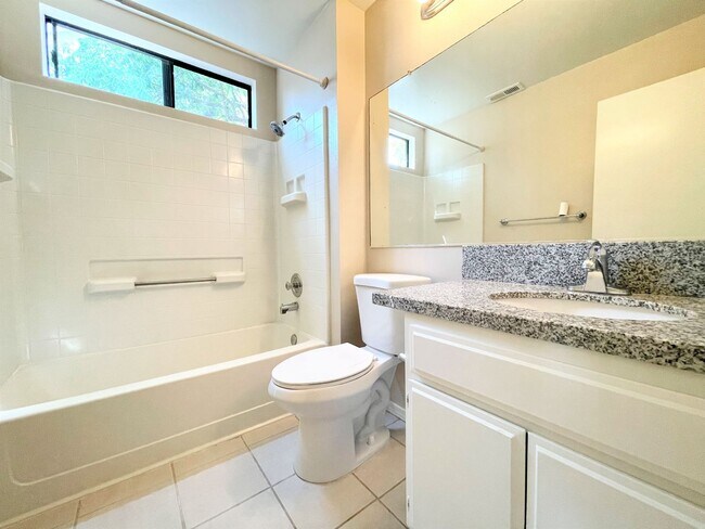 Building Photo - 1008 Bridle Path Way