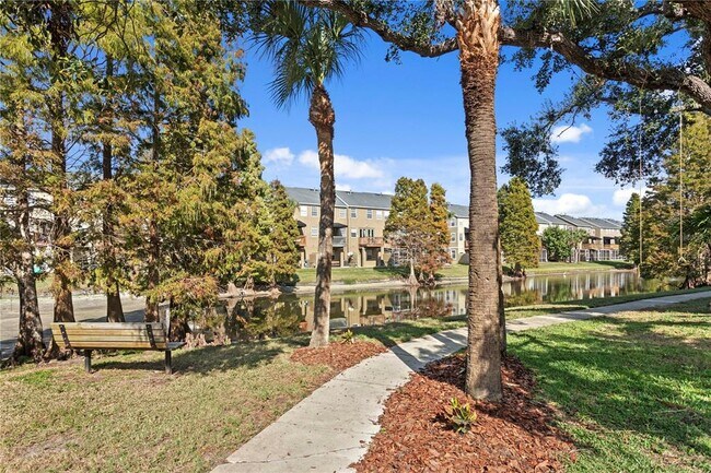 Building Photo - 3023 Pointeview Dr