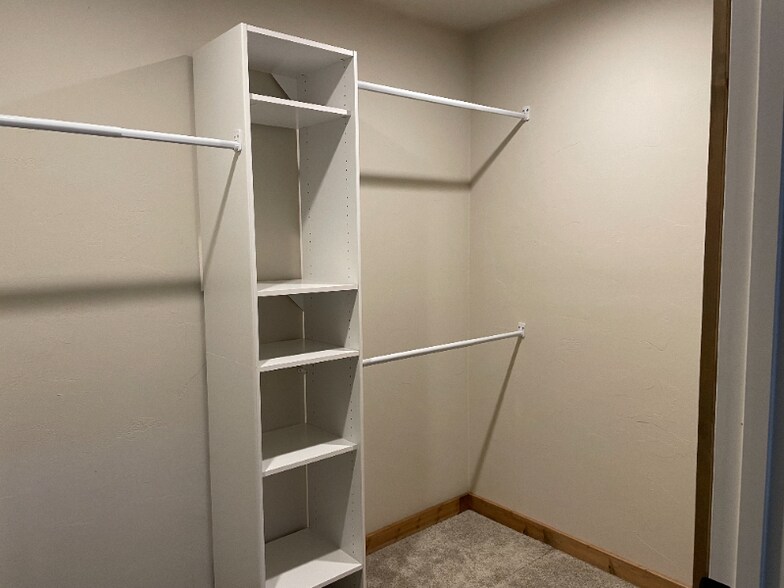 Building Photo - 39083 Hwy 92