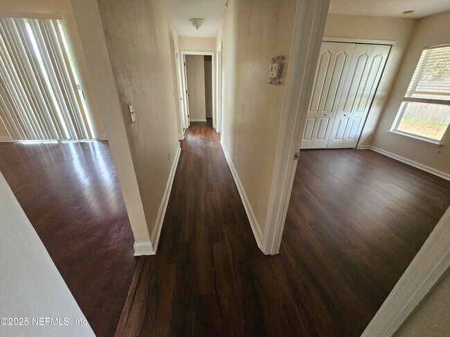 Building Photo - 11212 Belmont Oaks Dr
