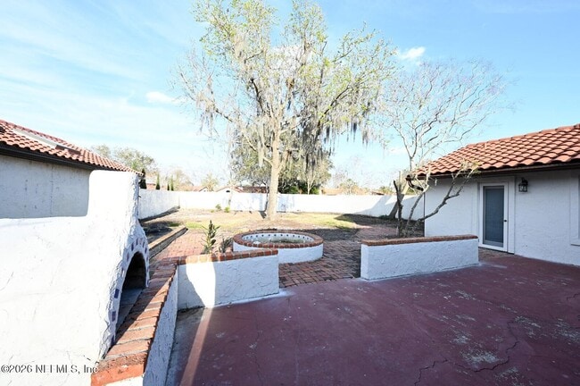 Building Photo - 4632 Corrientes Cir N