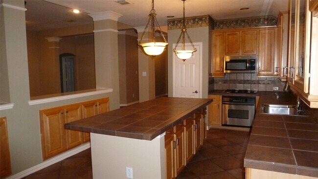 Building Photo - 4823 Cypress Spring Dr