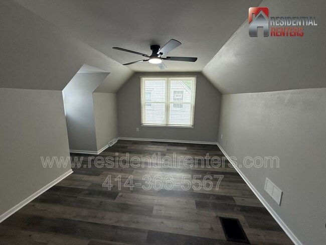 Building Photo - 4845 N 44th St