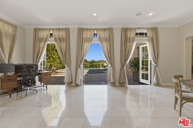 Building Photo - 25561 Prado De Oro