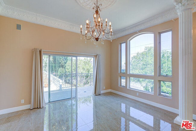 Building Photo - 4041 Alonzo Ave