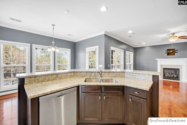 Building Photo - 120 Pinehurst Ct