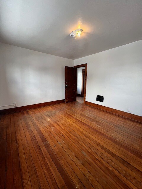 Building Photo - 510 S Kaley St