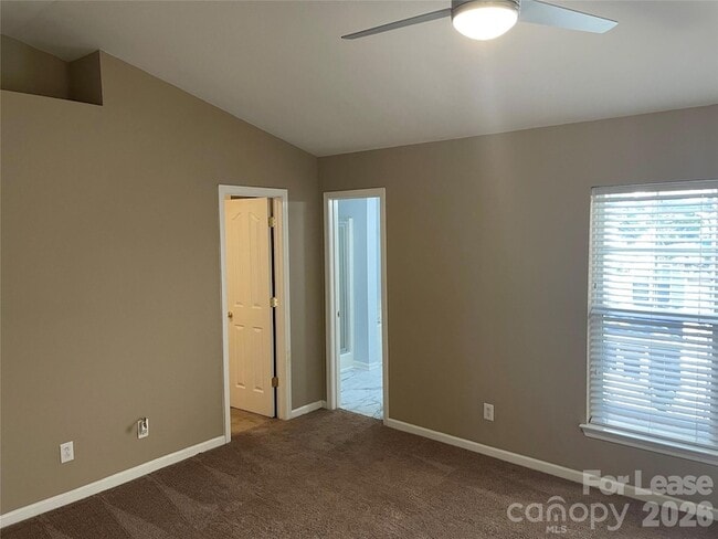 Building Photo - 10913 Princeton Village Dr