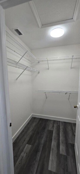 Building Photo - 5329 Kasper St