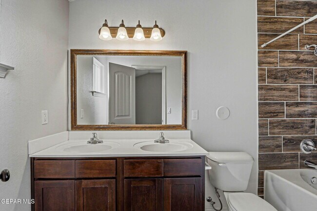 Building Photo - 14620 Carlo Alvarado Dr