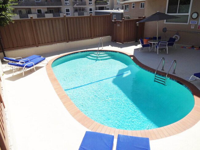 Community pool - 1010 Palm Ave