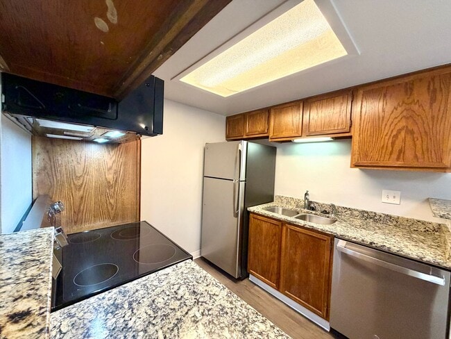 Building Photo - 908 S Walden Way