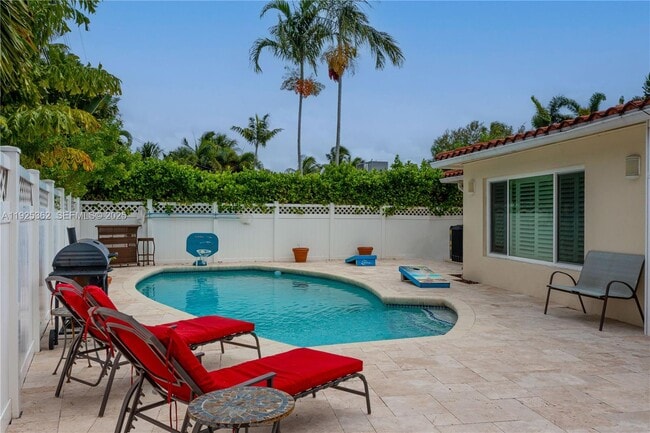 Building Photo - 1900 N Victoria Park Rd