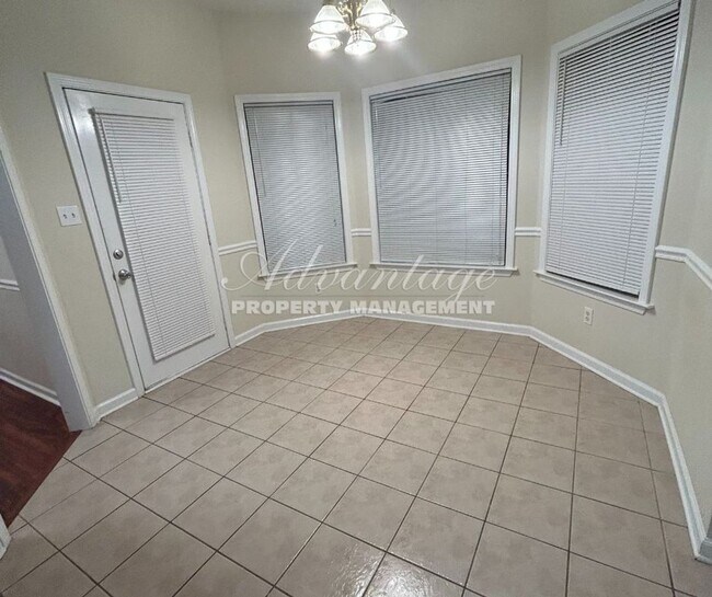 Building Photo - Newly Renovated Home | Collierville