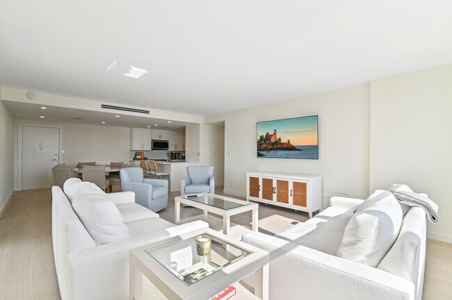 Building Photo - 2600 N Flagler Dr