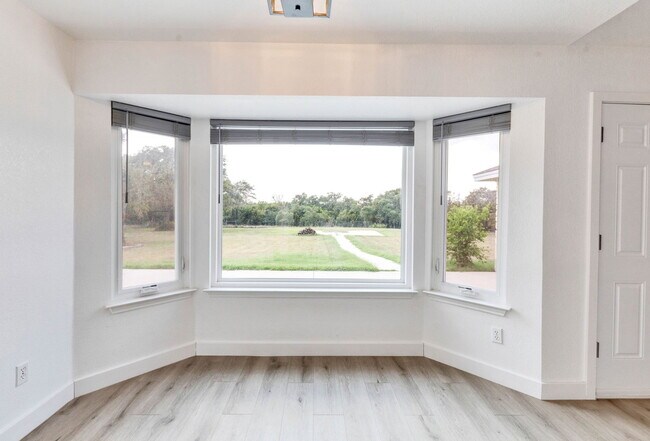 Building Photo - 451 Co Rd 276
