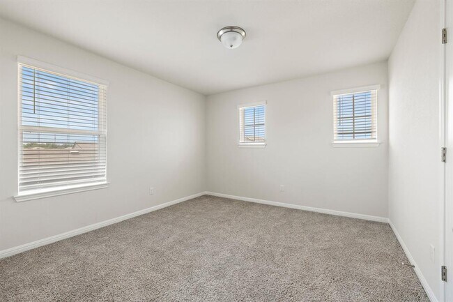 Building Photo - 205 Durango Downs Dr