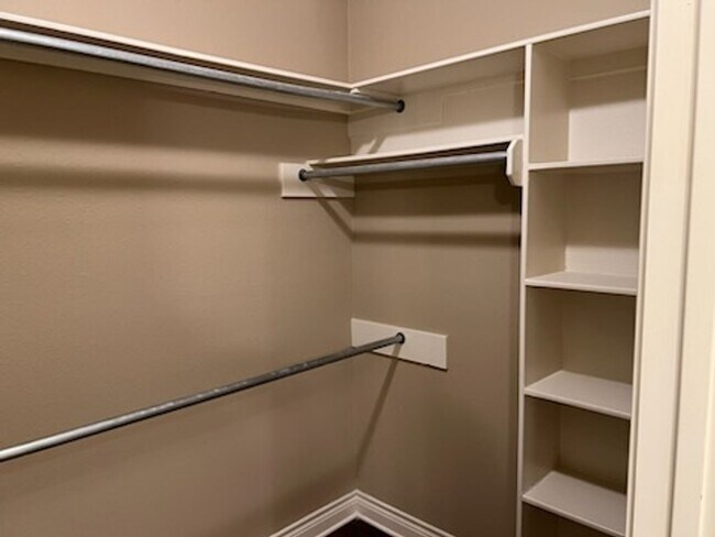Building Photo - 3940 Mobley Cir