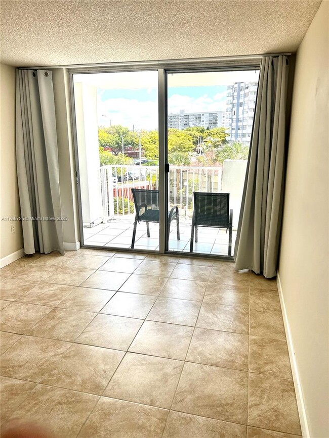 Building Photo - 1200 NE Miami Gardens Dr