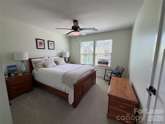 Building Photo - 163 Beacon Dr