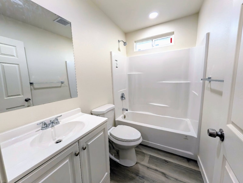 Building Photo - 1358 N Murray St