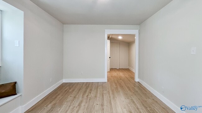 Building Photo - 4033 Lucerne Dr SE
