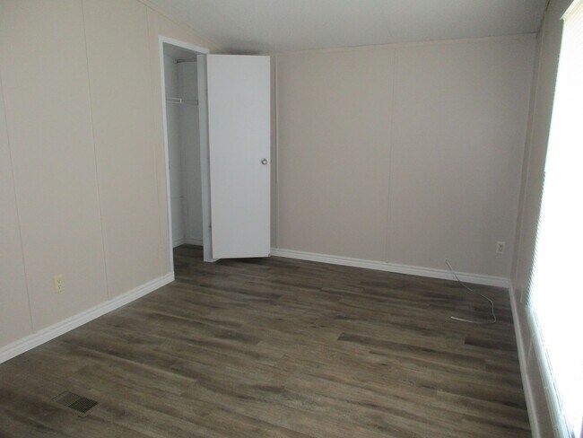 Building Photo - Hoover Valley 3/2 Home