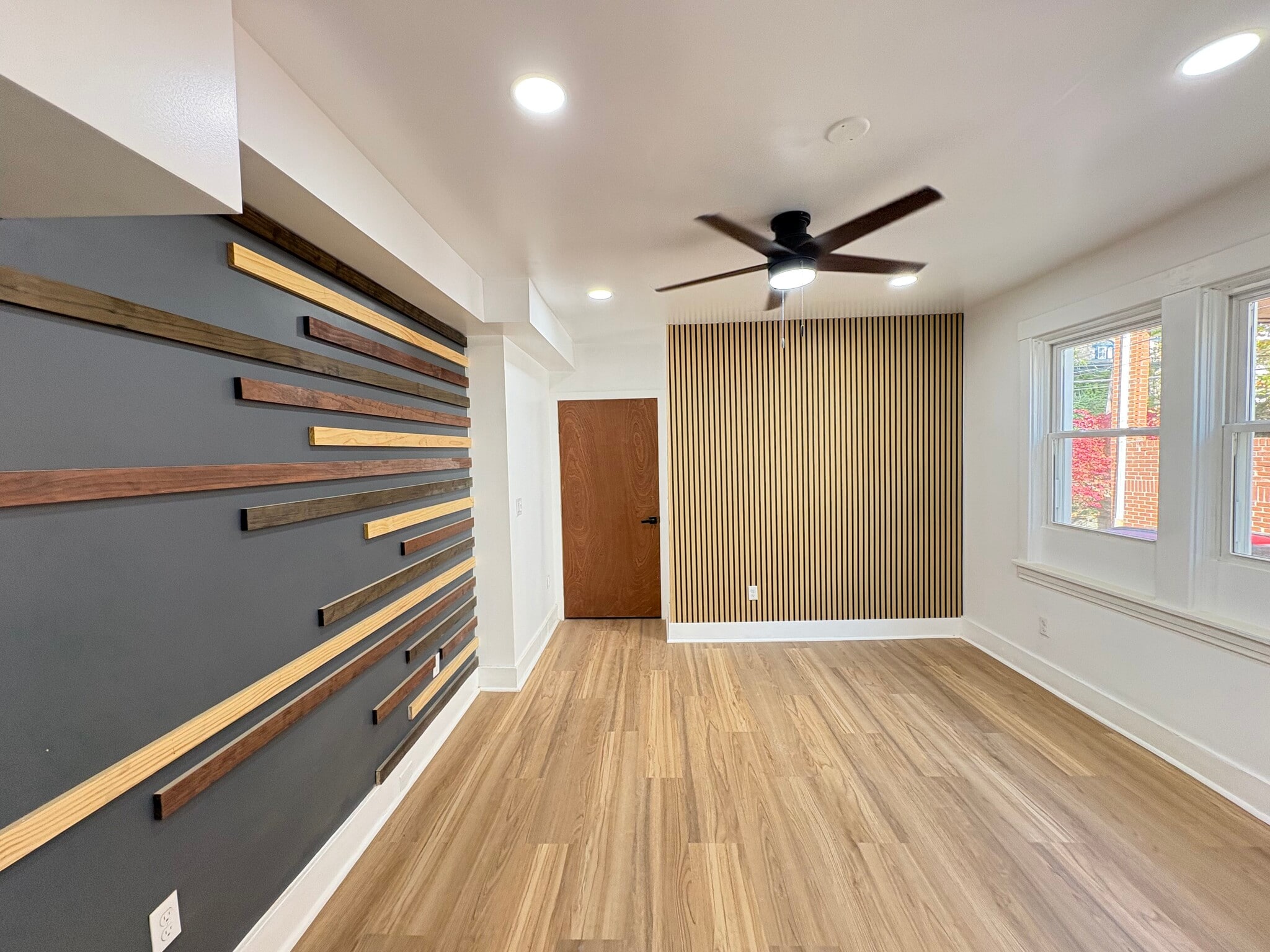 Building Photo - 5834 Phillips Ave