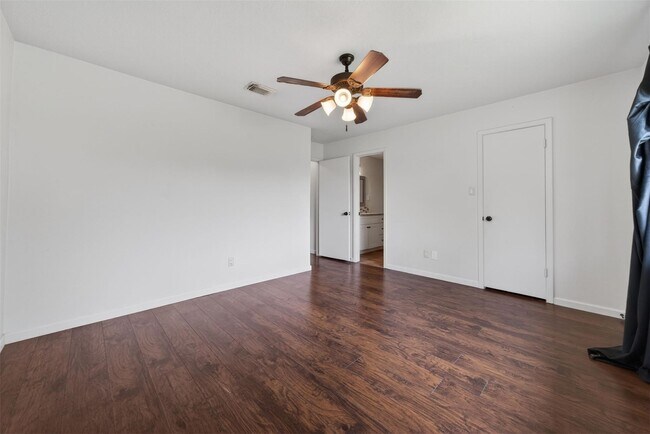Building Photo - 17002 Dew Drop Ln