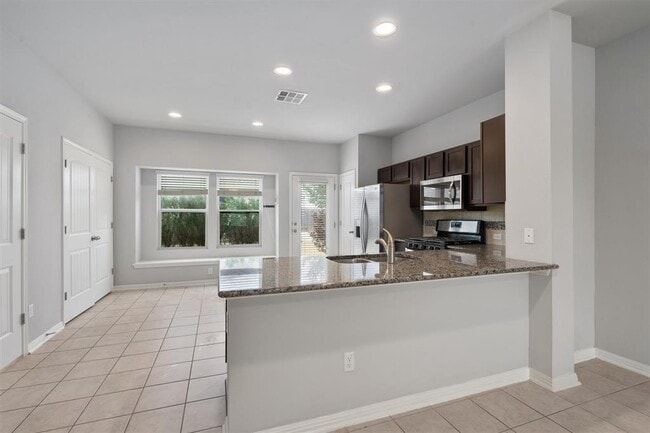 Building Photo - 207 Wainscot Oak Wy