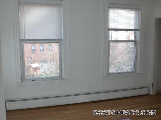 Building Photo - 35 Brookline St