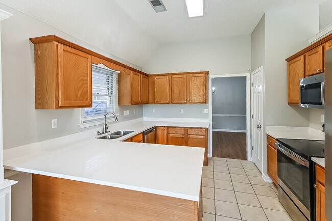 Building Photo - 6480 Cheyenne Dr