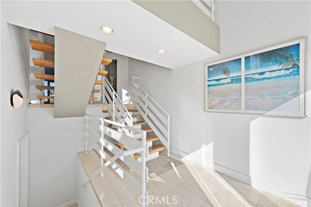 Building Photo - 1670 Del Mar Ave