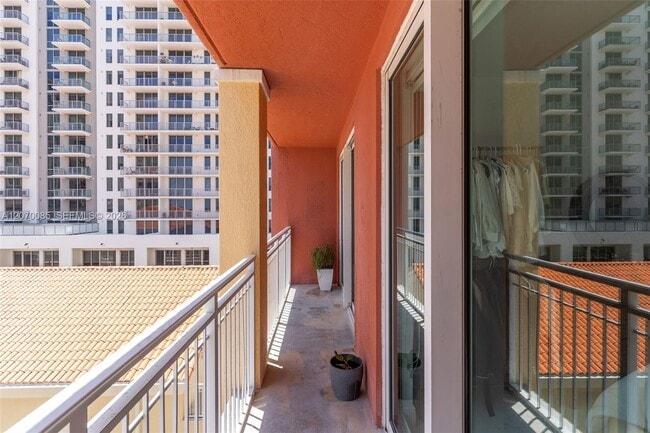 Building Photo - 7350 SW 89th St